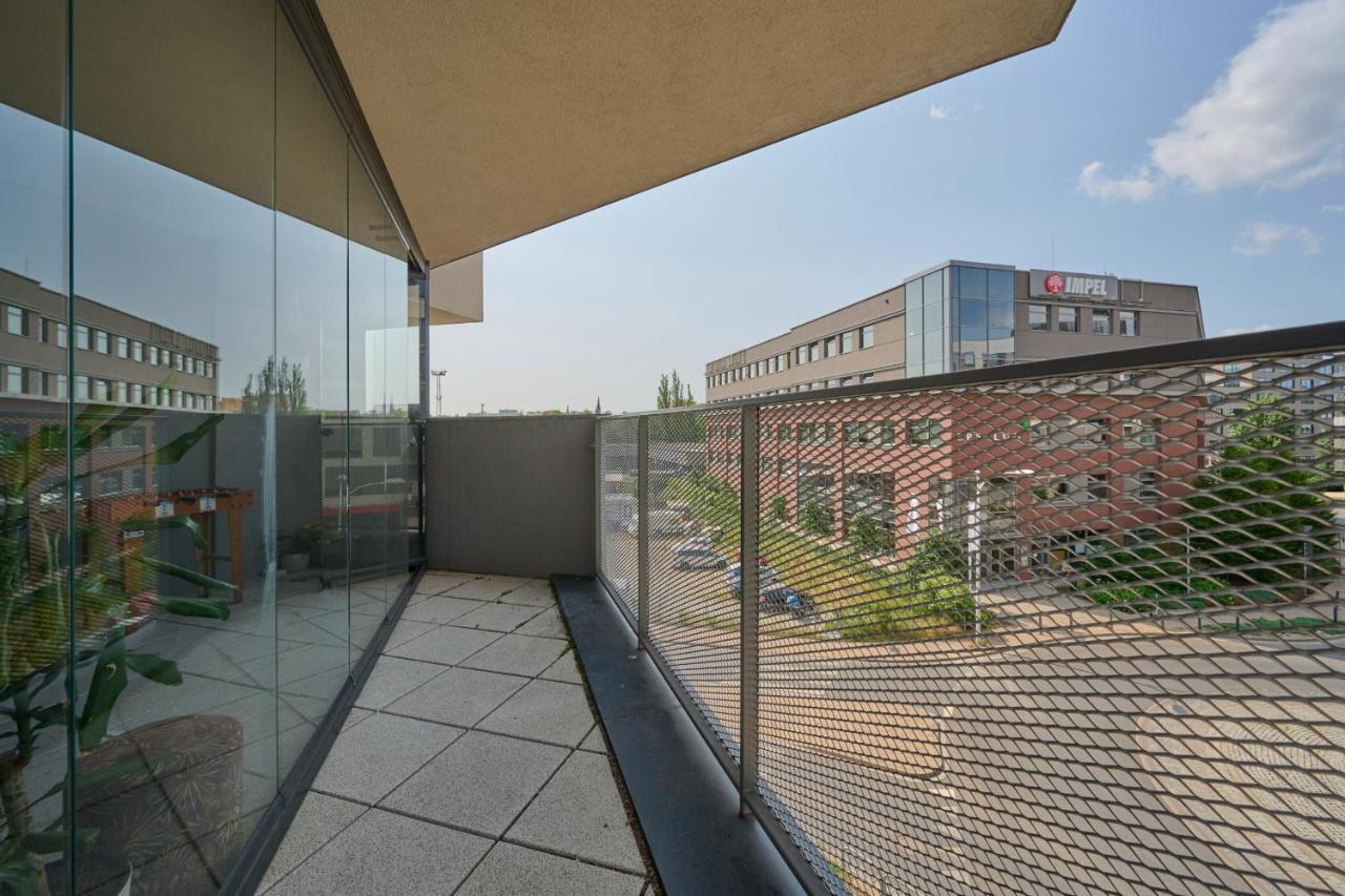 Spacious Apartment With Balcony Near The Slavic Hill Wroclaw By Renters Prestige Exterior foto