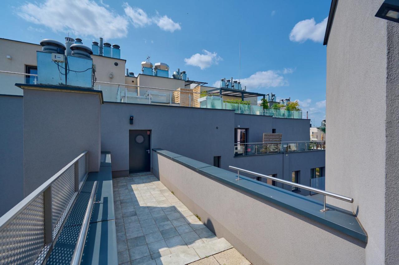 Spacious Apartment With Balcony Near The Slavic Hill Wroclaw By Renters Prestige Exterior foto