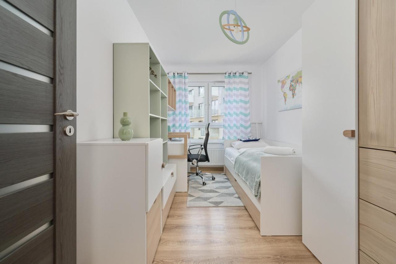 Spacious Apartment With Balcony Near The Slavic Hill Wroclaw By Renters Prestige Exterior foto