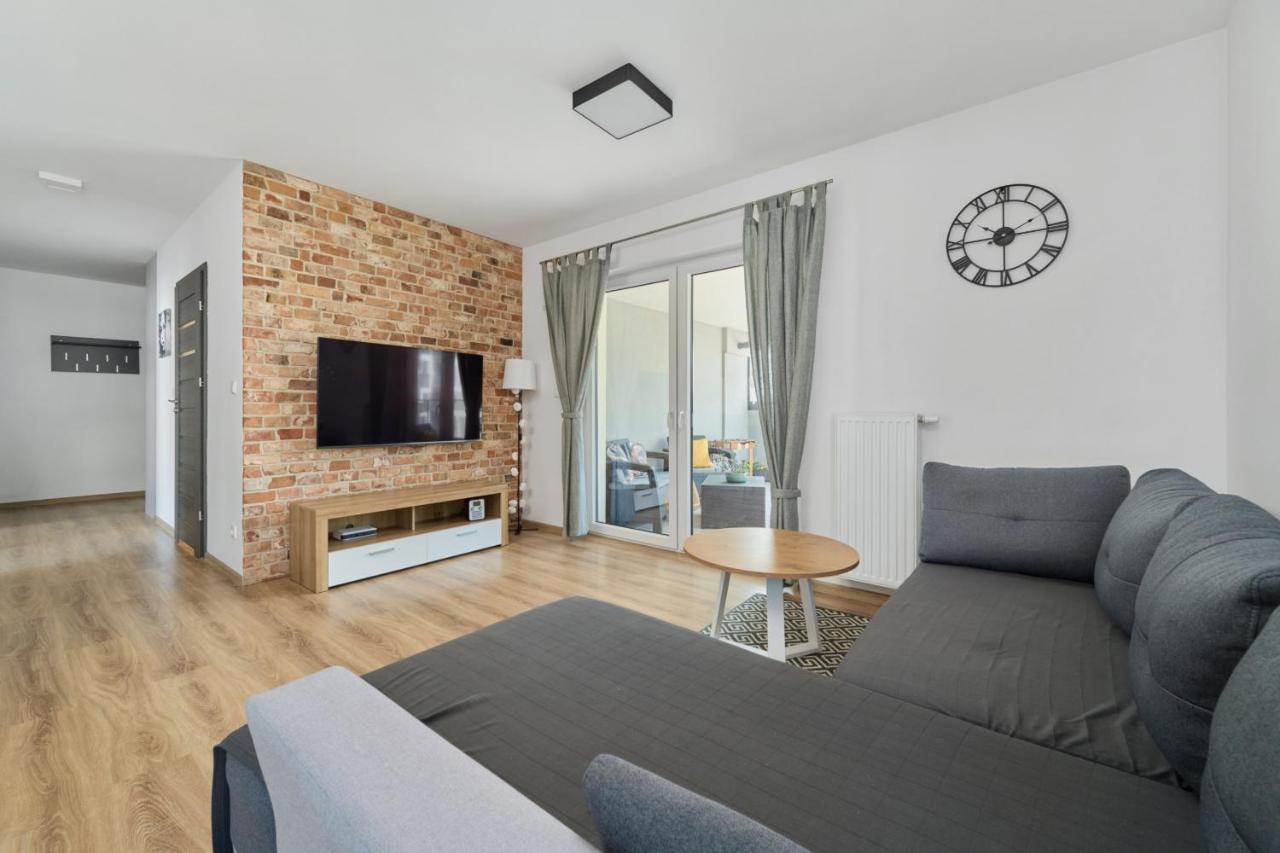 Spacious Apartment With Balcony Near The Slavic Hill Wroclaw By Renters Prestige Exterior foto