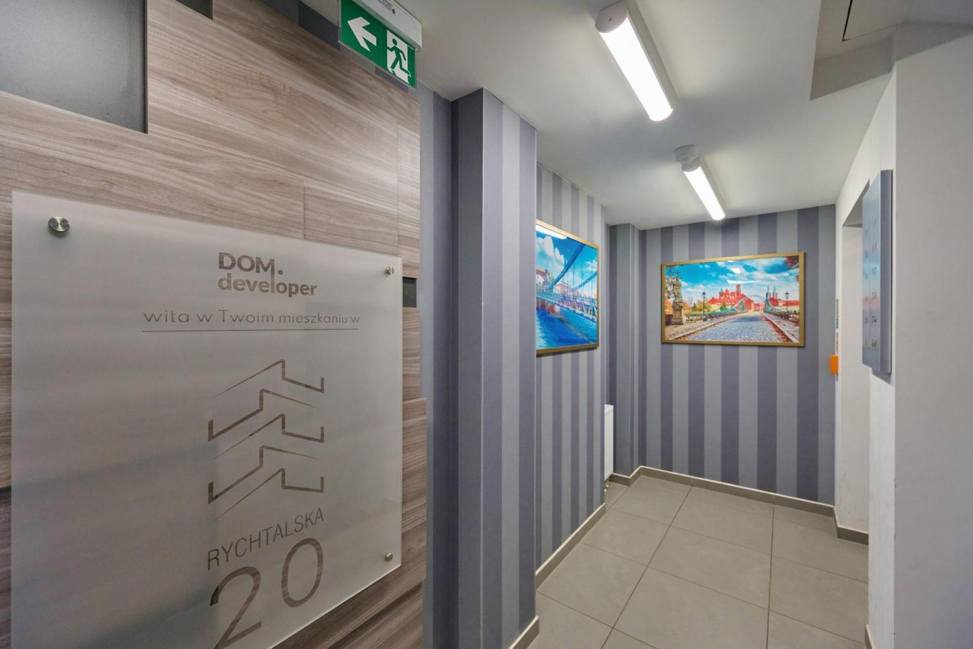 Spacious Apartment With Balcony Near The Slavic Hill Wroclaw By Renters Prestige Exterior foto