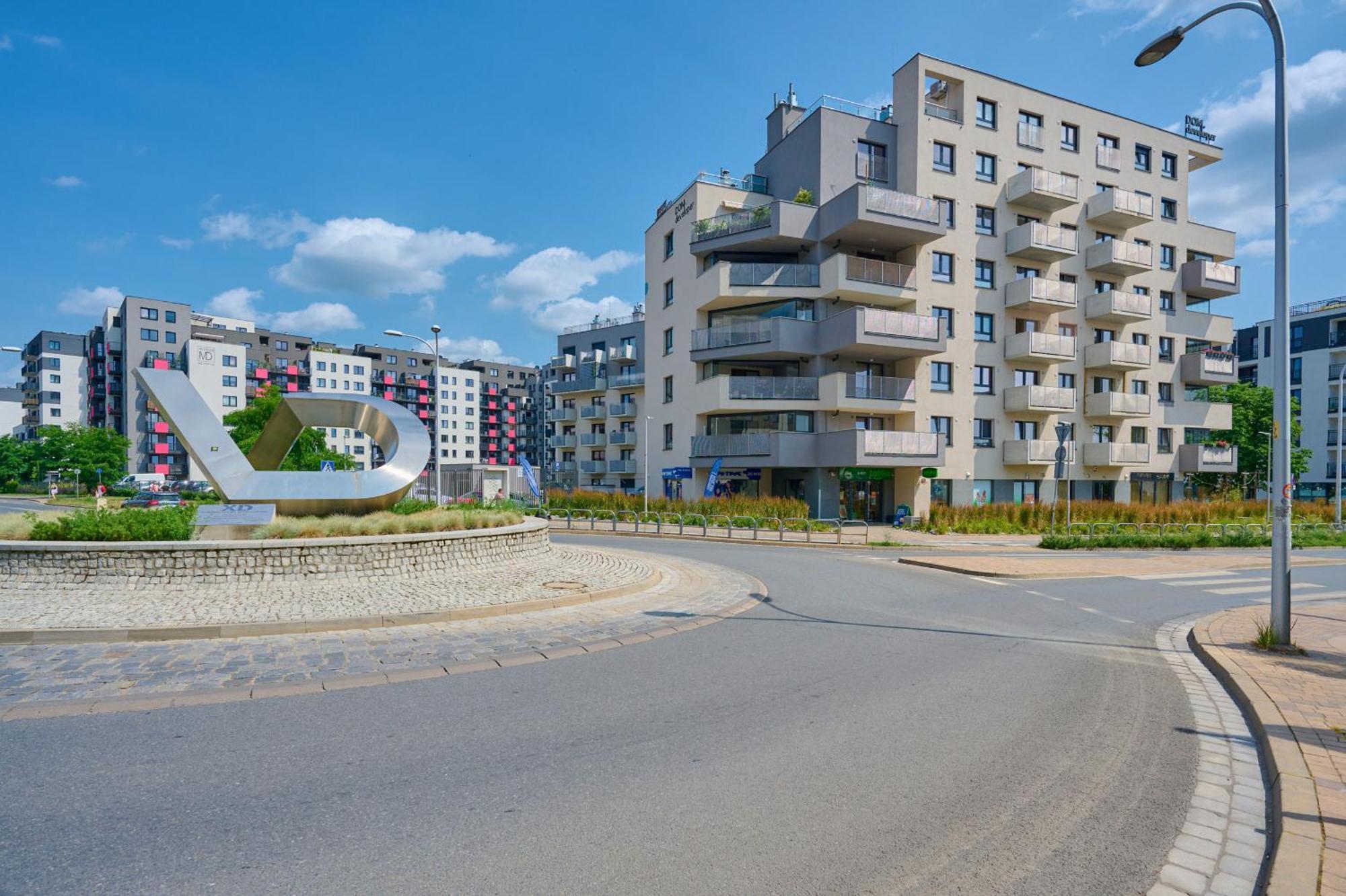 Spacious Apartment With Balcony Near The Slavic Hill Wroclaw By Renters Prestige Exterior foto