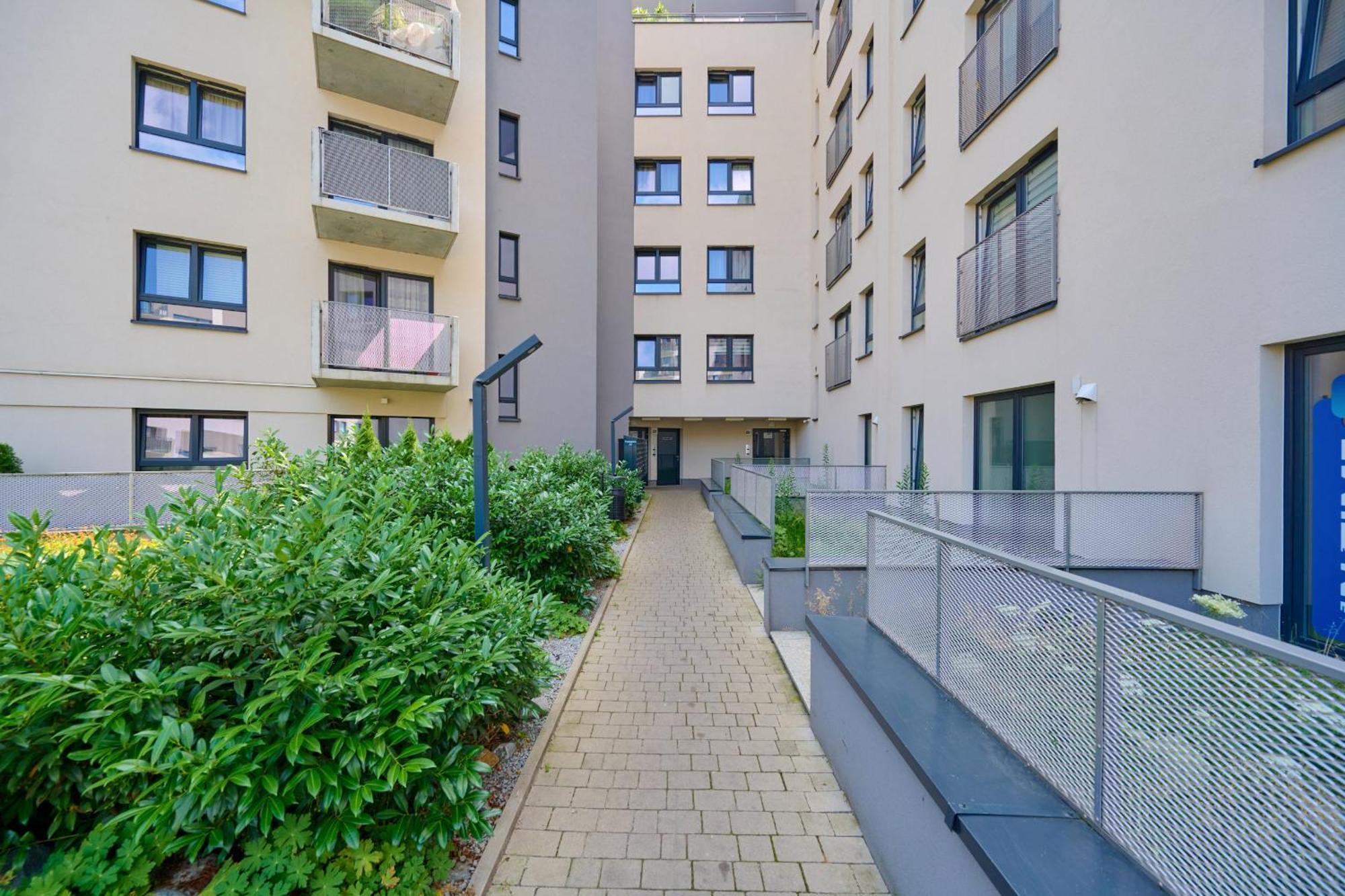Spacious Apartment With Balcony Near The Slavic Hill Wroclaw By Renters Prestige Exterior foto